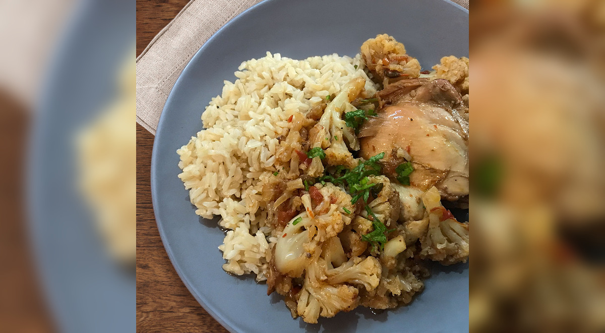 Guiso de coliflor con pollo: receta paso a paso | Recetas Buenazo