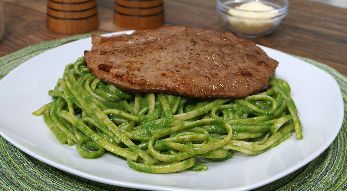 tallarin verde con bistec