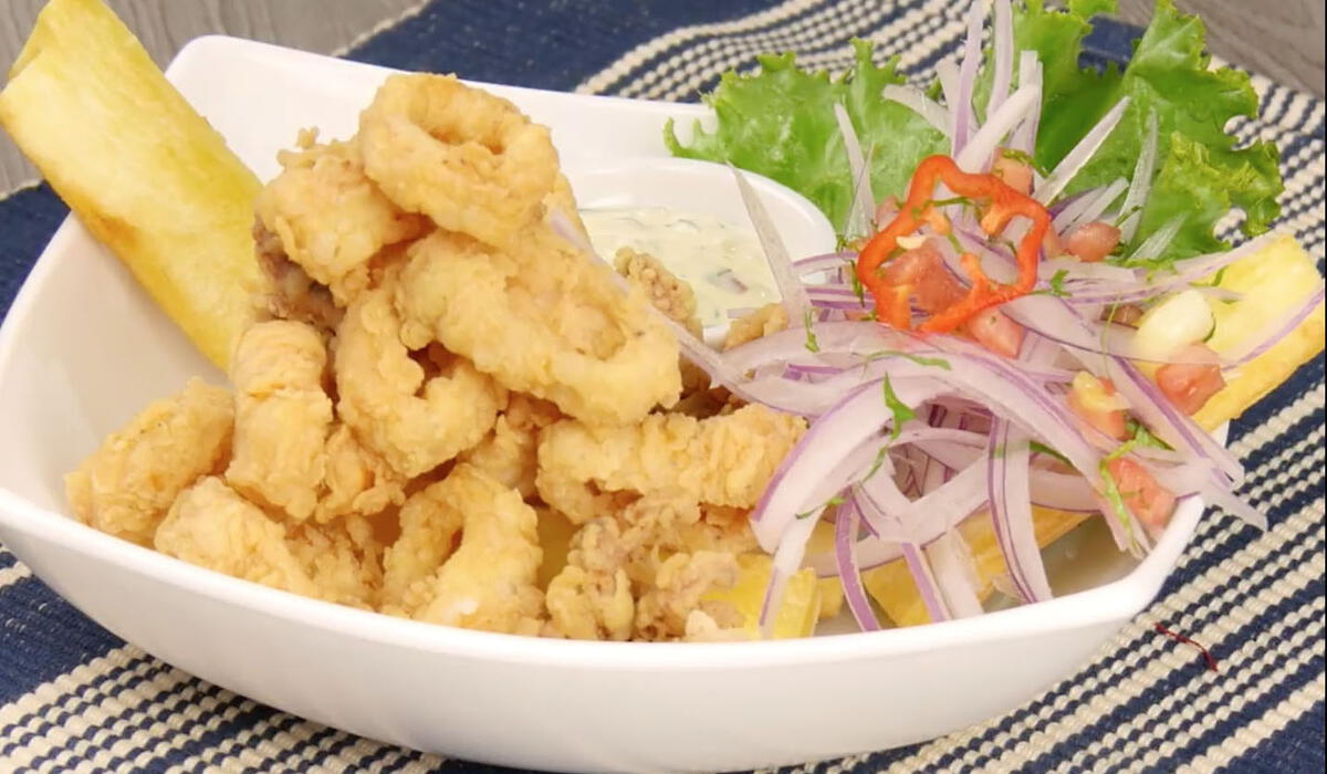 Chicharrón de calamar [VIDEO]