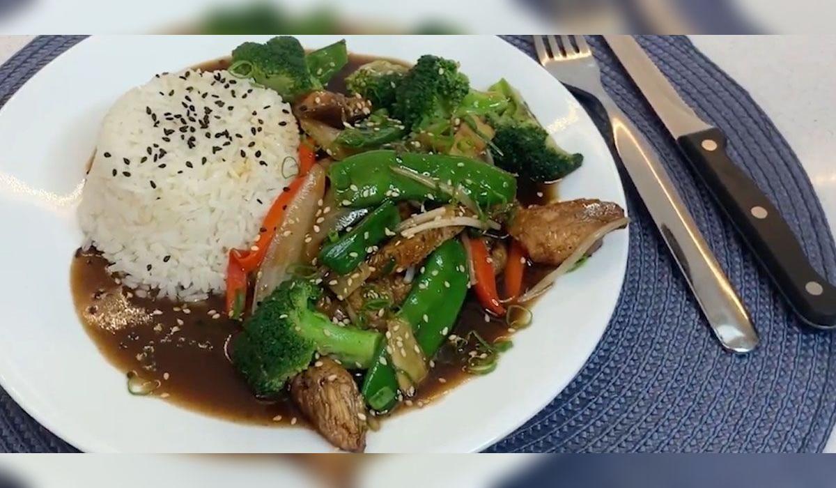 Saltado de pollo con brócoli