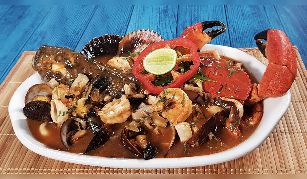 Parihuela de pescado y mariscos