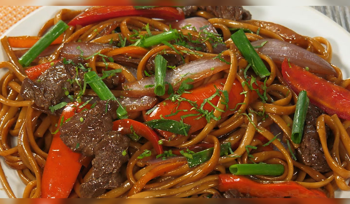 tallarín saltado
