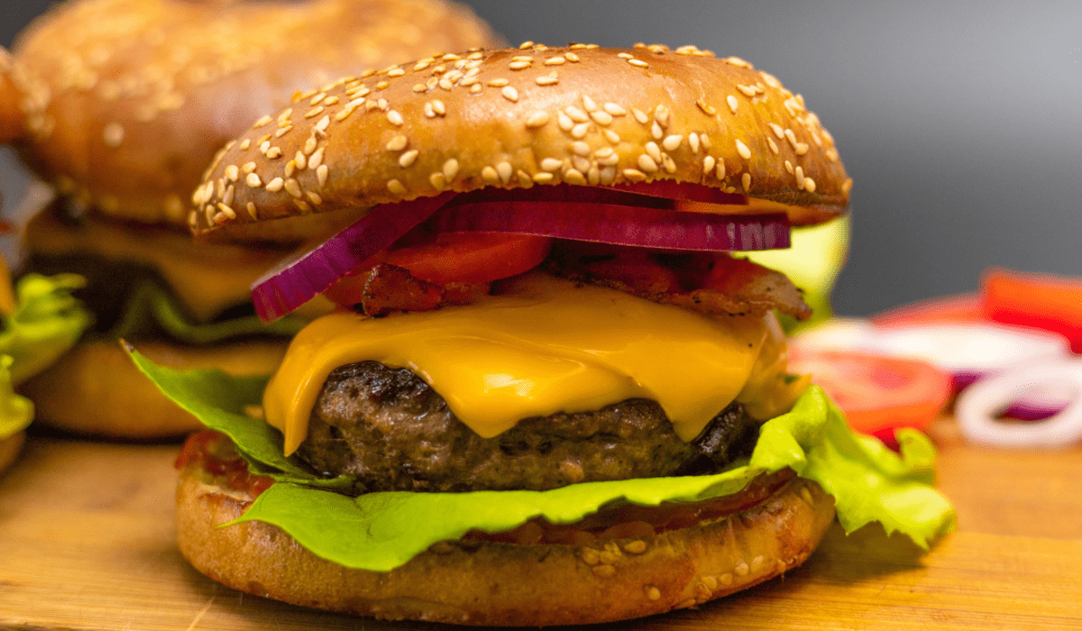¡Cuidado con consumir esta marca de hamburguesas!