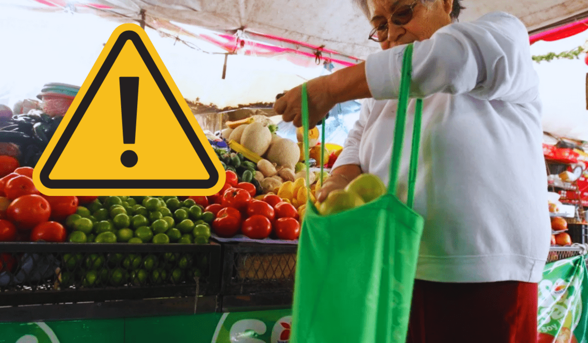 Llevar frutas o verduras en bolsas reutilizables sin lavar puede facilitar la contaminación cruzada.