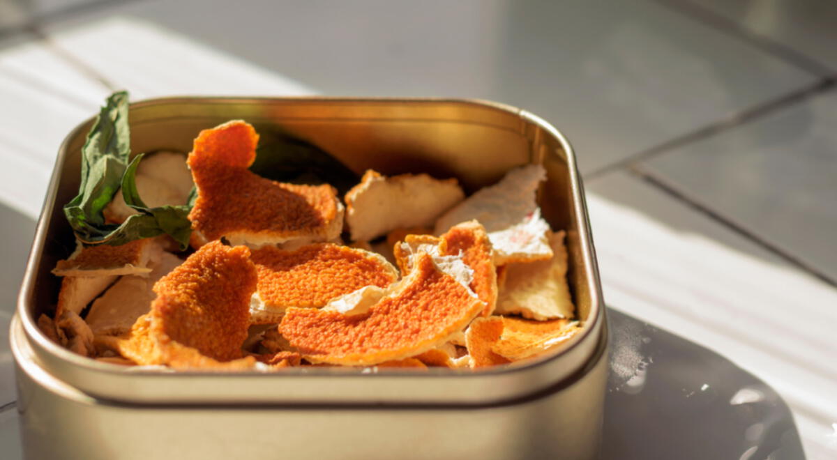 ¿Tiras las cáscaras de mandarina? Mira lo que pasa si las mezclas con vinagre