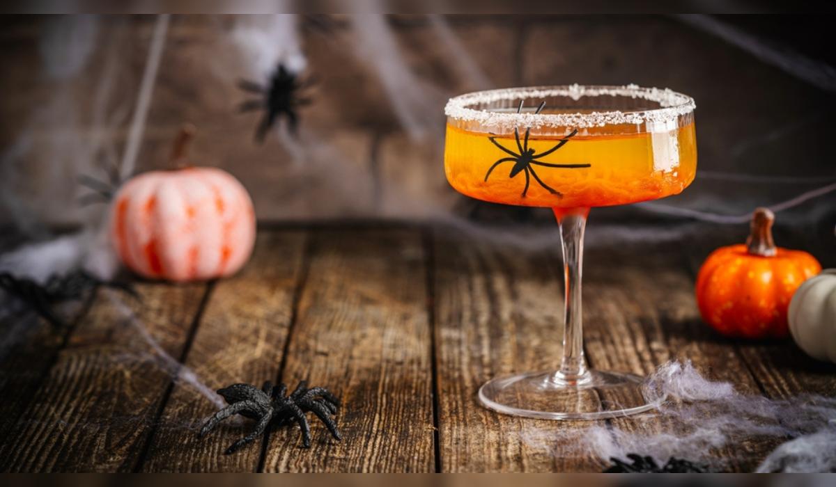 Tres cócteles de Halloween fáciles y deliciosos que se preparan en minutos