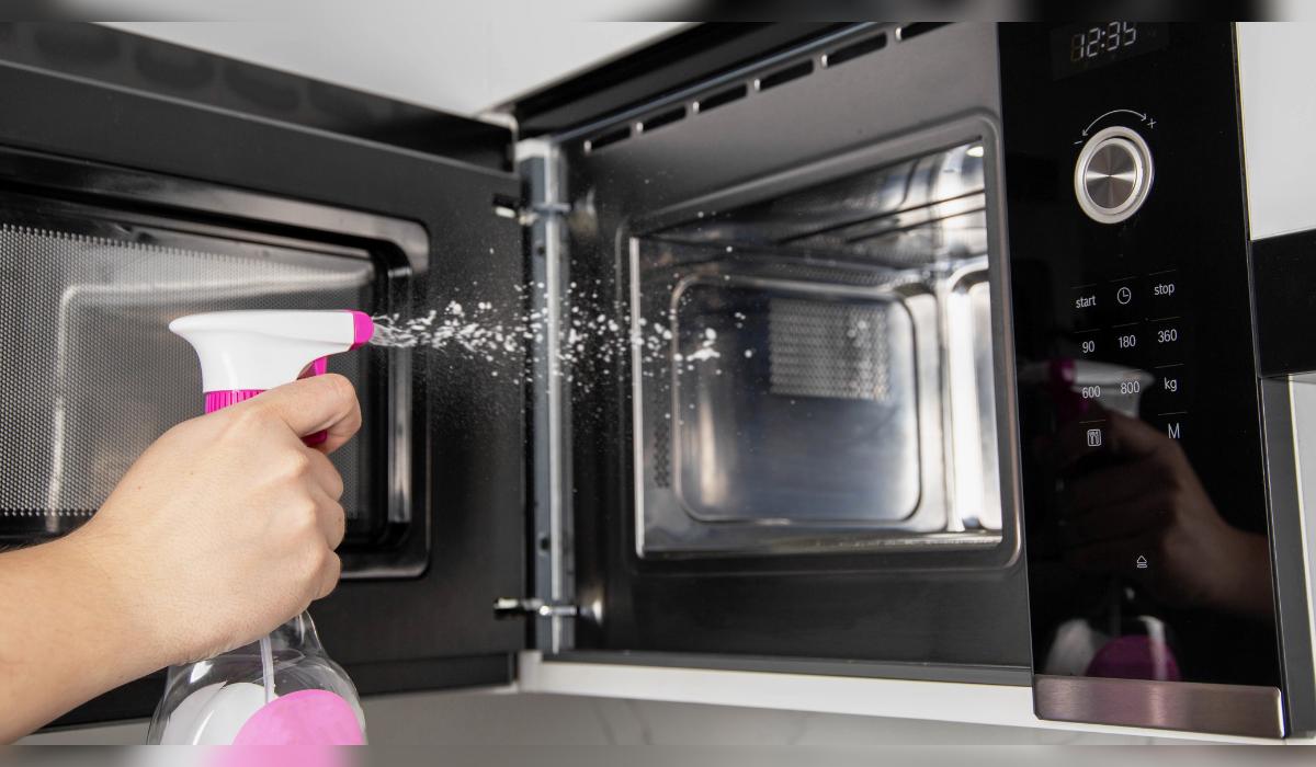 Trucos para eliminar el mal olor del microondas.