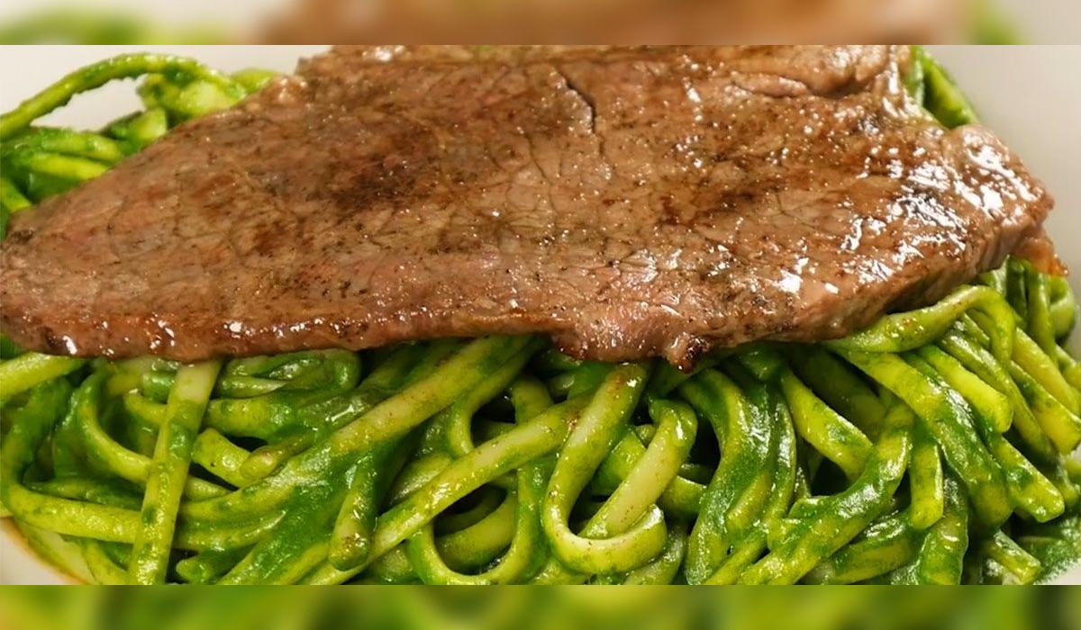 Tallarines verdes peruanos