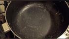 ¿Teflón rayado? Descubre cómo limpiar tus sartenes sin dañarlas