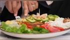 La mejor hora para cenar según la ciencia y tu reloj biológico