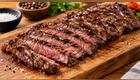 La entraña, un corte delicioso, se cocina rápidamente. Prepara bien la carne, calienta la sartén y controla el tiempo para un resultado jugoso y dorado. Foto: IA
