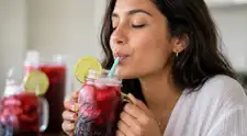 ¿Hervir o remojar? La mejor forma de preparar agua de Jamaica, según especialista