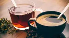 Café frente al té: ¿cuál es la mejor opción diaria para tu salud?