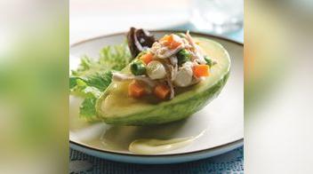 Palta rellena con huevo a la rusa [VIDEO]