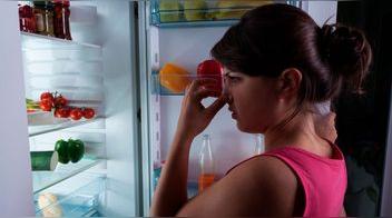 ¿Cómo eliminar el mal olor de la refri?