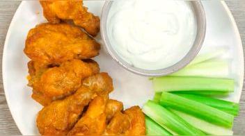 Alitas buffalo wings (VIDEO)