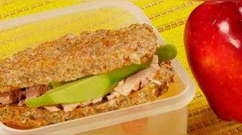 Pan de semillas con atún y palta: receta paso a paso