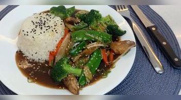 Saltado de pollo con brócoli: receta peruana (VIDEO)