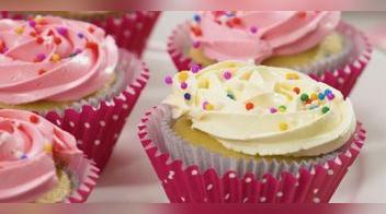 Cupcakes de vainilla esponjosos: fácil [VIDEO]