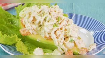 Palta rellena con pollo: fácil y rápido (VIDEO)