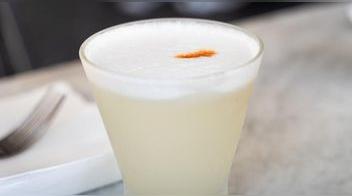 ¿Cómo preparar pisco sour casero con licuadora?