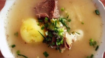 ¿Cómo se prepara el caldo blanco?