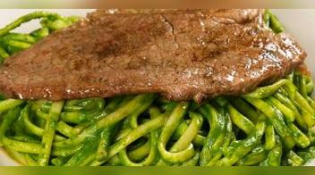 Tallarines verdes con lomo montado: 3 tips para que la salsa verde te quede perfecta [VIDEO]