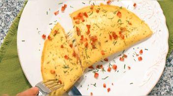 Omelette de espinaca y queso (VIDEO): receta paso a paso