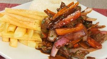 Lomo saltado: la receta tradicional para prepararlo en casa [VIDEO]