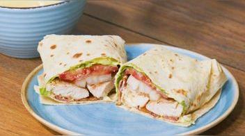 Wrap de pollo y tocino: receta paso a paso