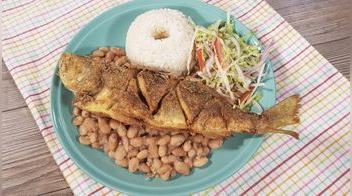 Frejoles con pescado frito: receta peruana [VIDEO]
