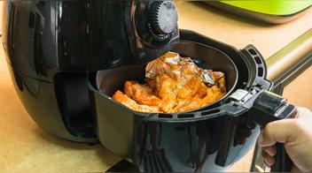 Estos son los alimentos que NUNCA debes meter en la AIRFRYER (freidora de aire)