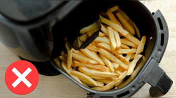 El gran error al cocinar con una freidora de aire que está arruinando tus platos