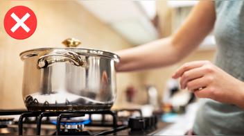 ¿Por qué no debes cocinar en las hornillas delanteras de la estufa?