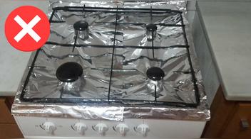 Por qué no debes usar papel aluminio para cubrir la cocina (estufa)