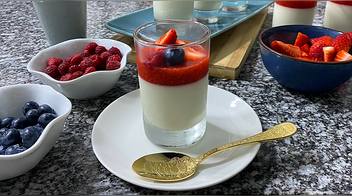 Panna Cotta de yogur: un postre italiano fácil, sin horno (VIDEO)