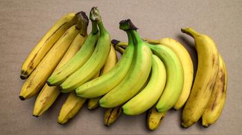 Este es el truco para madurar los plátanos en casa