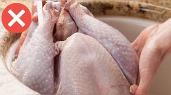 Día de Acción de Gracias: ¿Por qué no debes lavar el pavo?