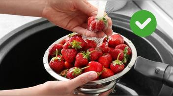 Esta es la forma correcta de lavar las fresas