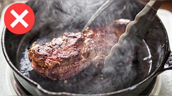 Ni a la plancha ni en la freidora de aire, esta es la forma correcta de cocinar la carne para no perder sus nutrientes