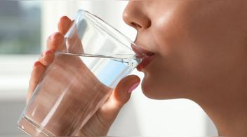 No es el agua: estas son las bebidas más saludables, según especialistas