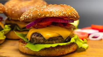 ¡Alerta! Detectan peligroso componente en conocida marca de hamburguesas