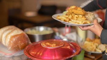¿Cuánto gastan los peruanos en comida rápida? Conoce qué plato es el más consumido