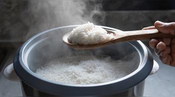 Por qué deberías cocinar el arroz con un poco de vinagre