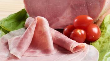 Ni en su envase ni en el papel: esta es la mejor manera de guardar la jamonada en el refrigerador para que dure más