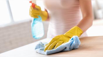 El remedio casero para eliminar la grasa de los muebles de la cocina