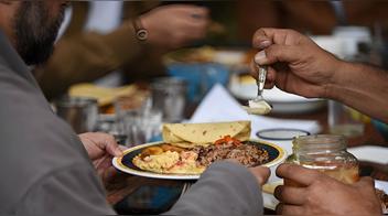 El desayuno que recomienda un experto en longevidad para vivir 100 años: “El más sano del mundo”