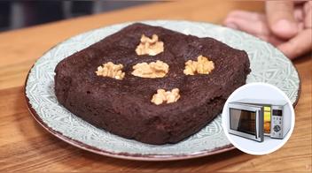 Brownie saludable en 4 minutos: sin harina ni mantequilla y con solo una manzana