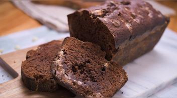 Sin azúcar ni lácteos: receta de budín de chocolate saludable