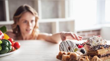 Antojo de dulce después de comer: Este es el verdadero motivo, según Harvard